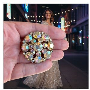 Weiss AB Elegant Gold and Silver Brooch